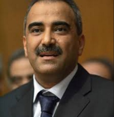 تعيين رضا شلغوم مستشارا لدى الباجي قائد السبسي